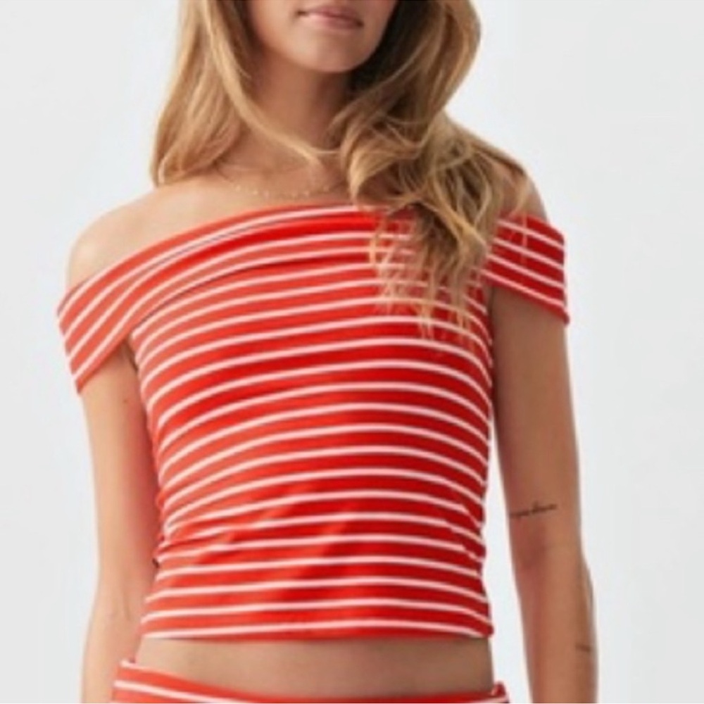 Striped Off-Shoulder Top & Shorts - Red and White - Picture 3 of 3